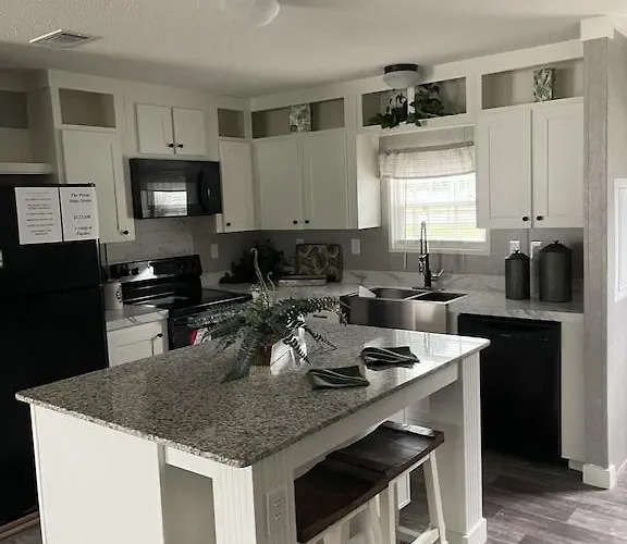 Sweet Retreat In The Springs Not Waterfront Property
