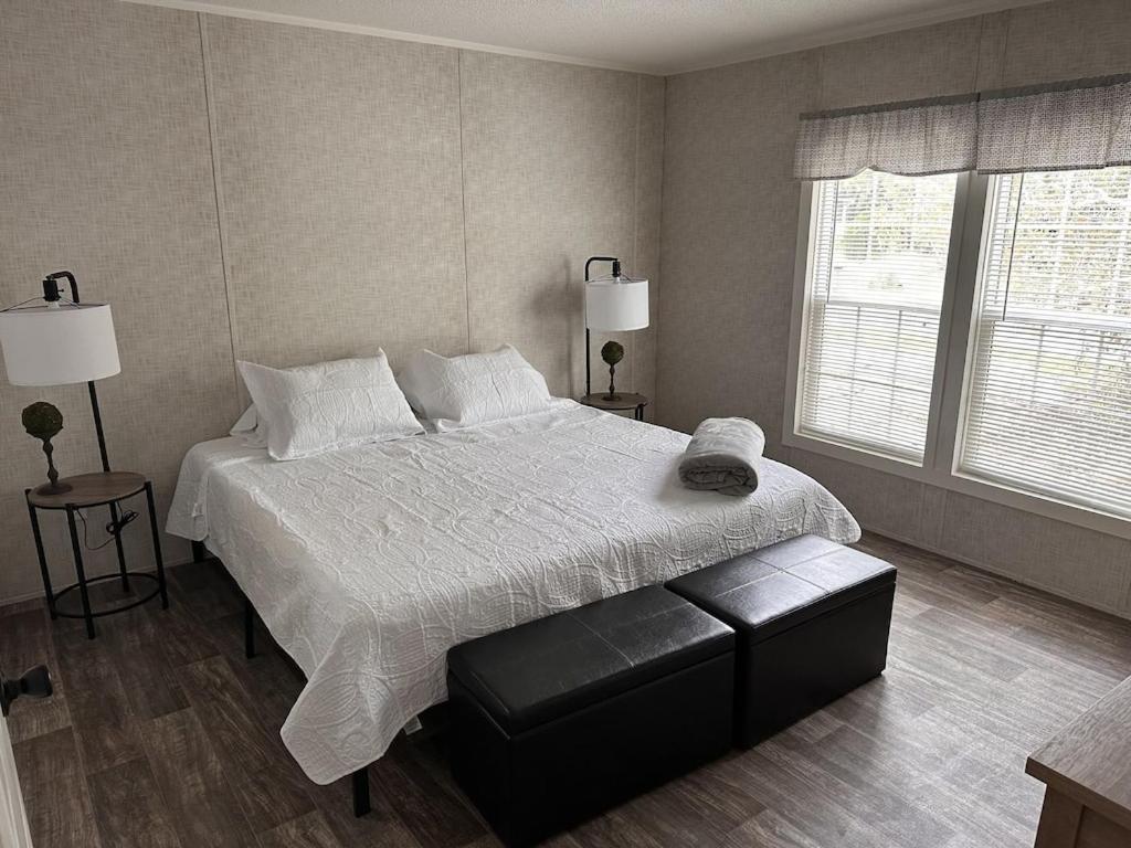 Holiday home Sweet Retreat In The Springs Not Waterfront