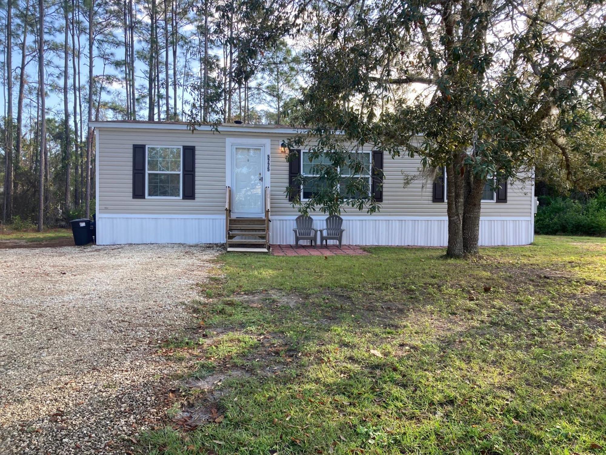 Holiday home Sweet Retreat In The Springs Not Waterfront